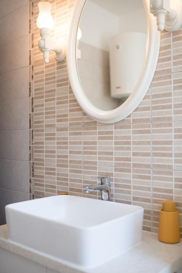 Red Karmenita Apartment Umag Ruang foto