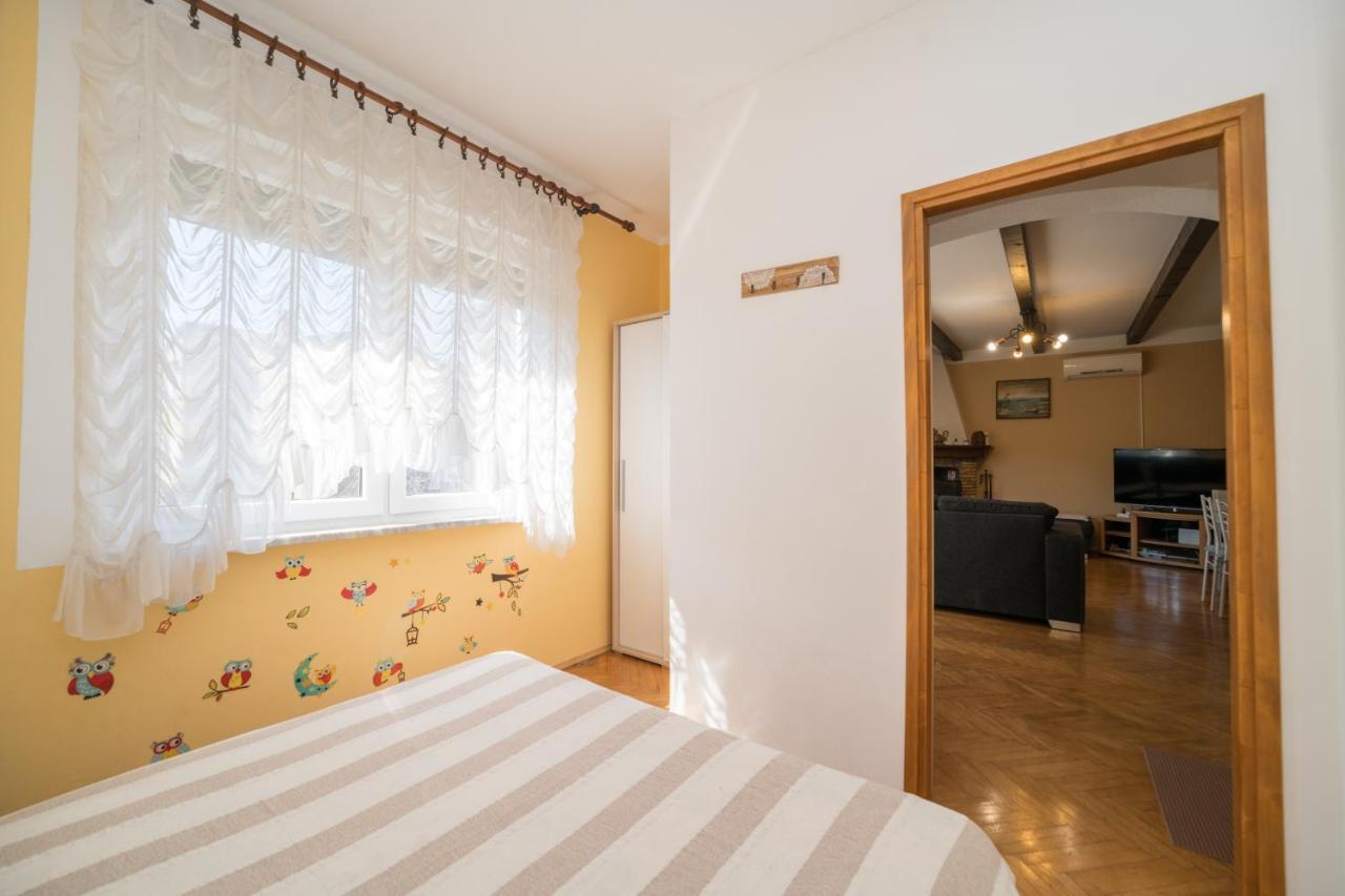 Red Karmenita Apartment Umag Bagian luar foto